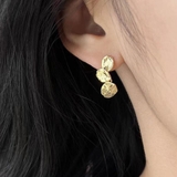 スタイリングにきらめきを添えるプレートピアス 両耳 アクセサリー | maison de LATIR | 詳細画像5