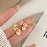 スタイリングにきらめきを添えるプレートピアス 両耳 アクセサリー | maison de LATIR | 詳細画像6