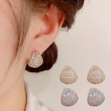 丸みのあるトライアングルイヤリング アクセサリー 耳元 | maison de LATIR | 詳細画像1