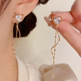 ゴールド | 揺れるたび耳元に彩を添えるピアス ハートモチーフ イヤーアクセサリー | maison de LATIR