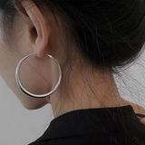 シンプルだけど華やかさもあるフープピアス アクセサリー ピアス | maison de LATIR | 詳細画像2