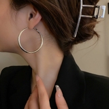 ゴールド | シンプルだけど華やかさもあるフープピアス アクセサリー ピアス | maison de LATIR