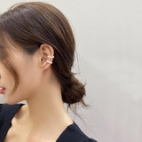 耳元にやさしい輝きパールラインイヤーカフ オフィス オフィスカジュアル | maison de LATIR | 詳細画像6 