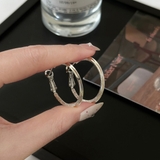 上品なきらめきスムースラインフープピアス アクセサリー ピアス | maison de LATIR | 詳細画像5 