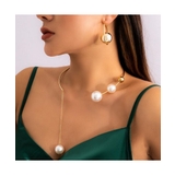 モードな雰囲気に仕上がるビッグパールアシンメトリーネックレス ゴールド シルバー | maison de LATIR | 詳細画像2