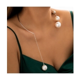 モードな雰囲気に仕上がるビッグパールアシンメトリーネックレス ゴールド シルバー | maison de LATIR | 詳細画像3