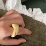 ゴールド | 幅広いスタイリングに合わせやすいぷっくりリング アクセサリー 指元 | maison de LATIR