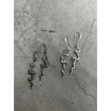 ワンダリングモチーフピアス | EMODA | 詳細画像2 