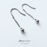 シルバー色 | ピアス K18GP つゆ型 | Melody Accessory