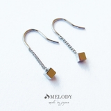 シルバー色 | ピアス K18GP キューブ | Melody　Accessory
