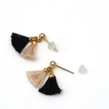 バイカラーミニフリンジピアス タッセル小ぶり ツートン | monamona | 詳細画像4 