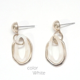 ホワイト | デザインフープコンビピアス 揺れるオーバルメタルフープカジュアルかわいい華奢 大… | monamona