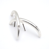 シルバー | 月形イヤカフ風ピアス マットシルバーゴールド | monamona