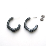 グレー | アクリルモコモコピアス マーブルカラー | monamona