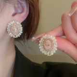 ビーズ刺繍デザインピアス 押し花 レトロ感 | SLENDER | 詳細画像1 