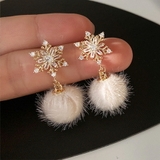 ゴールド | ポンポン×スノーフレーク デザインピアス ゴールド | SLENDER