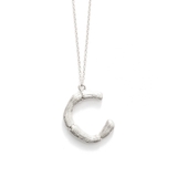 C | シルバーアルファベットウッドモチーフネックレス レディース アクセサリー | REAL STYLE