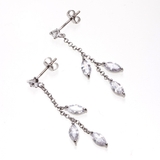 リーフモチーフピアス キュービックジルコニア3粒が耳元でキラキラ揺れるぶら下がり… | アクセサリーショップPIENA | 詳細画像4