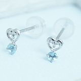 10金ホワイトゴールドのオープンハートモチーフに天然石ブルートパーズが輝くピアス… | アクセサリーショップPIENA | 詳細画像4 