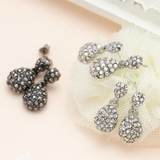 涙型モチーフが揺れるジルコニアたっぷりなピアス 装着パーツにもティアドロップがキ… | アクセサリーショップPIENA | 詳細画像1 