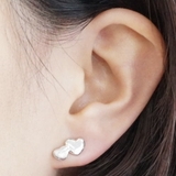 大きさの違うハートが横に並んだプレーンタイプのピアス Wハートで幸せをキャッチ … | アクセサリーショップPIENA | 詳細画像3