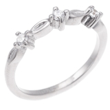 細身プチリング 3粒キュービックジルコニア 小さなお花が指先に咲いたようなデザイ… | アクセサリーショップPIENA | 詳細画像4 