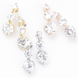 大きさの異なる3石のジルコニアピアス チタンポスト 低金属アレルギー | アクセサリーショップPIENA | 詳細画像1 