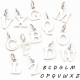 ペンダントトップ イニシャル シンプル | アクセサリーショップPIENA | 詳細画像1 