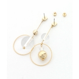 アシンメトリークリアボールピアス ピアス トレンド | Pierrot | 詳細画像3 