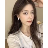 フレームフェイクパールピアス ゴールドフレーム シルバーフレーム  | RAKUku | 詳細画像2 