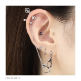 軟骨ピアス 手錠チェーン個性派Wチャーム揺れるクールハロウィン ボディピアス | ボディピアス専門店凛RIN | 詳細画像4 