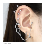 軟骨ピアス 手錠チェーン個性派Wチャーム揺れるクールハロウィン ボディピアス | ボディピアス専門店凛RIN | 詳細画像5 