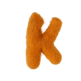 【K】オレンジ | ピンバッジ ブローチ フェルト | shop kilakila