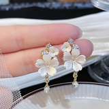 ホワイト | ピアス 揺れる 花 | shoppinggo