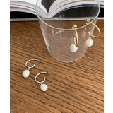 パールフープピアス 存在感のあるパールがアクセントをプラス 小物 | titivate | 詳細画像5 