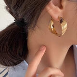 GLD(ピアス) | ツイスト フープ ピアス | VICTORIA