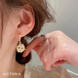 パールクラスターフープピアス シンプル きれいめ | VICTORIA | 詳細画像2 