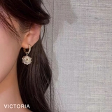 パールクラスターフープピアス シンプル きれいめ | VICTORIA | 詳細画像3 
