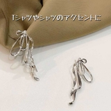 立体メタルリボンイヤリング 揺れない固定デザイン 大人のメタリックアクセ | VICTORIA | 詳細画像4