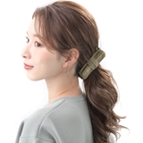 カーキ | ベーシックリボンバナナクリップ クラシカル スクエアリボン | VINGTAINE