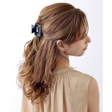 ネイビー | スクエアカラーバンスクリップ ヘアクリップ エナメル調 | VINGTAINE