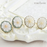 シェルフラワー×ラインストーンピアス/イヤリング/ビジュー P1199 | VINGTAINE | 詳細画像1