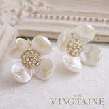 パール調フラワーフックピアス ビジュー ホワイト | VINGTAINE | 詳細画像1 