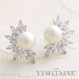 クラシカルパールハーフビジューピアス イヤリング ネジバネ式 | VINGTAINE | 詳細画像1 