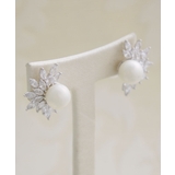 クラシカルパールハーフビジューピアス イヤリング ネジバネ式 | VINGTAINE | 詳細画像6 